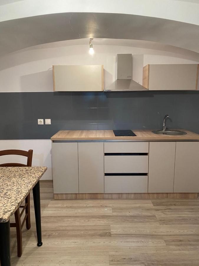 Hidden Gem Apartment In The Center Of The City Brașov Exterior foto